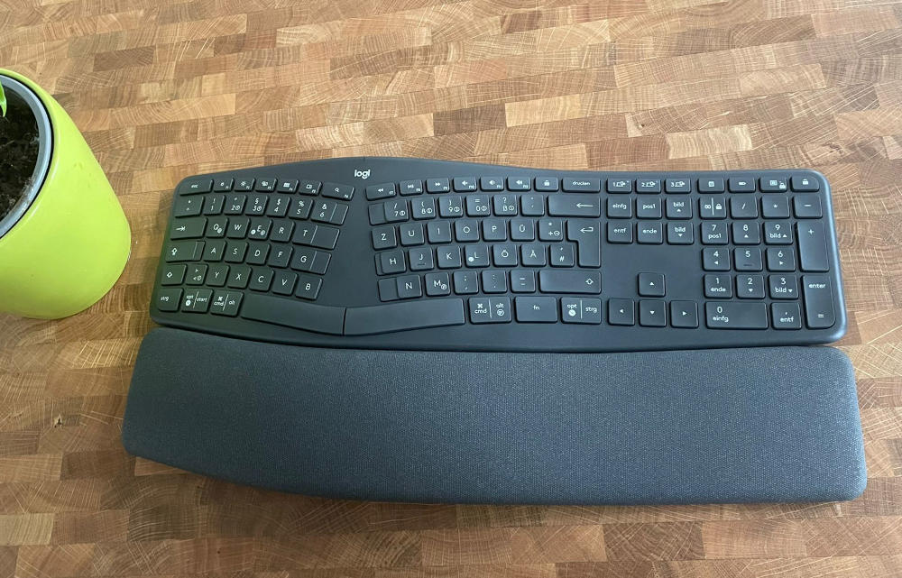ergonomische-tastatur-im-test-beitragsbild-homeofficecentral-de